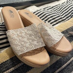 Cliffs by WHITE MOUNTAIN Tan Lace Pattern Sandals